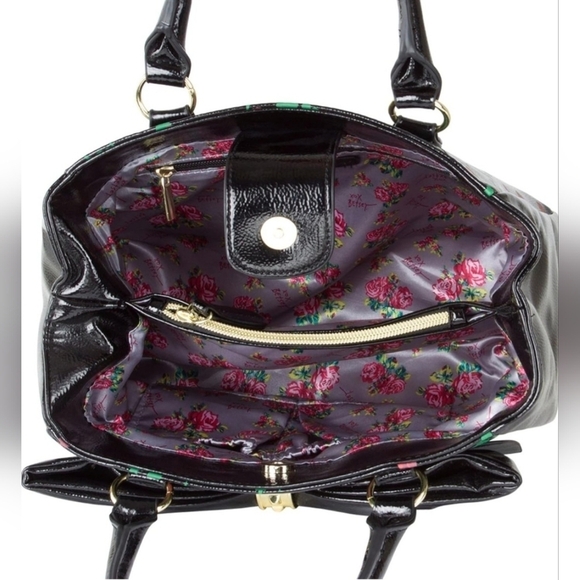Betsey Johnsen Rosebud floral faux patent leather bag bow trim Satchel& a pouch - Picture 6 of 7